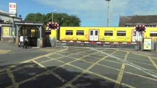 Birkdale Level Crossing [upl. by Adnohsak509]